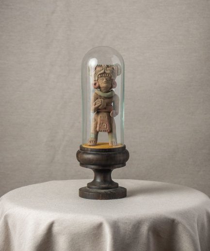 Hombre prehispánico expuesto bajo cristal <div class="galope"> - Colección Galope - </div>