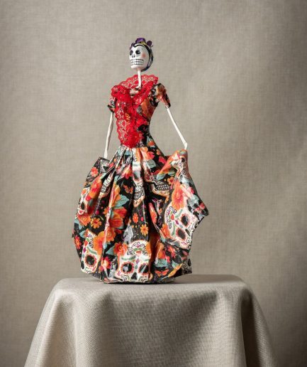 Catrina Vestido folclórico negro con rojo con calaveras