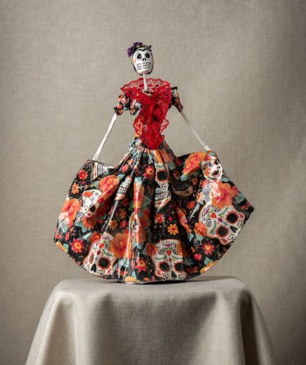 Catrina Vestido folclórico negro con rojo con calaveras