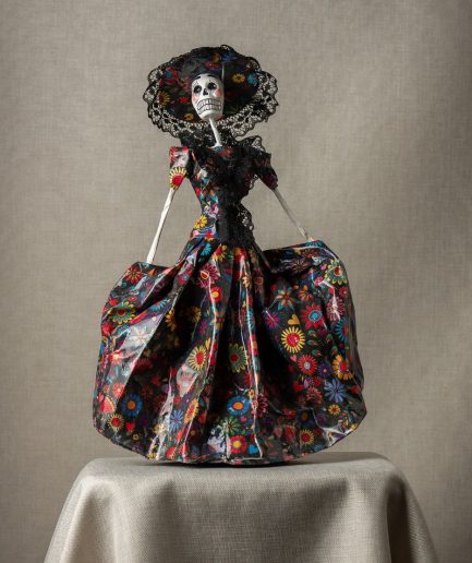 Catrina vestido folclórico negro floreado