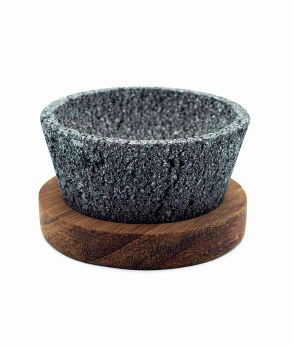 mansion-folclor-madrid-piedra-volcanica-Mortero-grande-conico-en-base-redonda Mortero grande cónico en base redonda