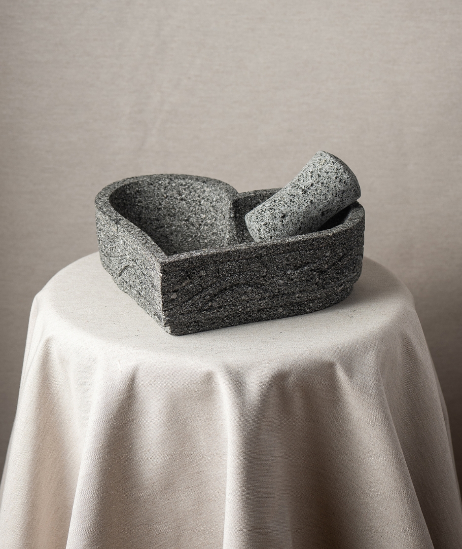 mansion-folclor-madrid-piedra-volcanica-molcajetegrandedecorazon