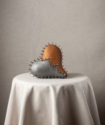 Jorge Palacios - Corazón barro 3D Plata con Naranja <div class="galope"> - Colección Galope - </div>