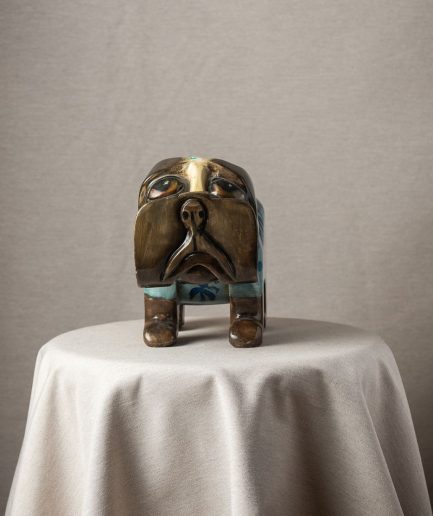 perro de madera eronga