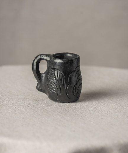 Figura miniatura de barro negro <div> - Colección Galope - </div>